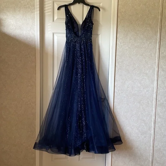 GORGEOUS navy pageant/prom dress. - Picture 3 of 5